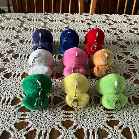 Lot of 9 Among Us 4” Plush Squeaker Keychains Backpack Clips All Different - Picture 6 of 8